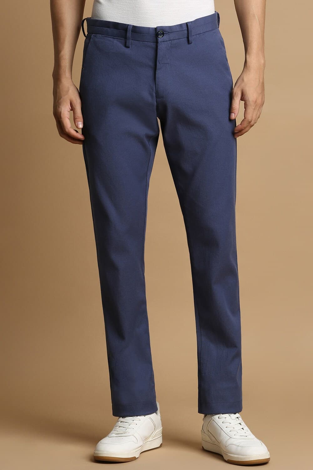 Men Navy Slim Fit Solid Casual Trousers