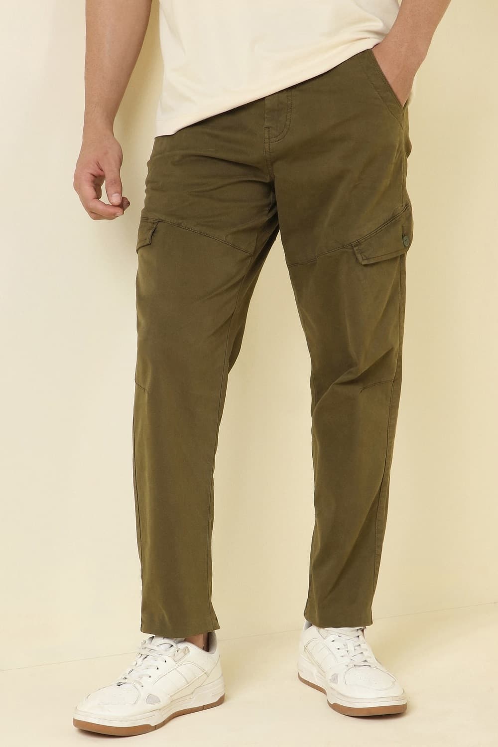 Men Olive Solid Casual Trousers