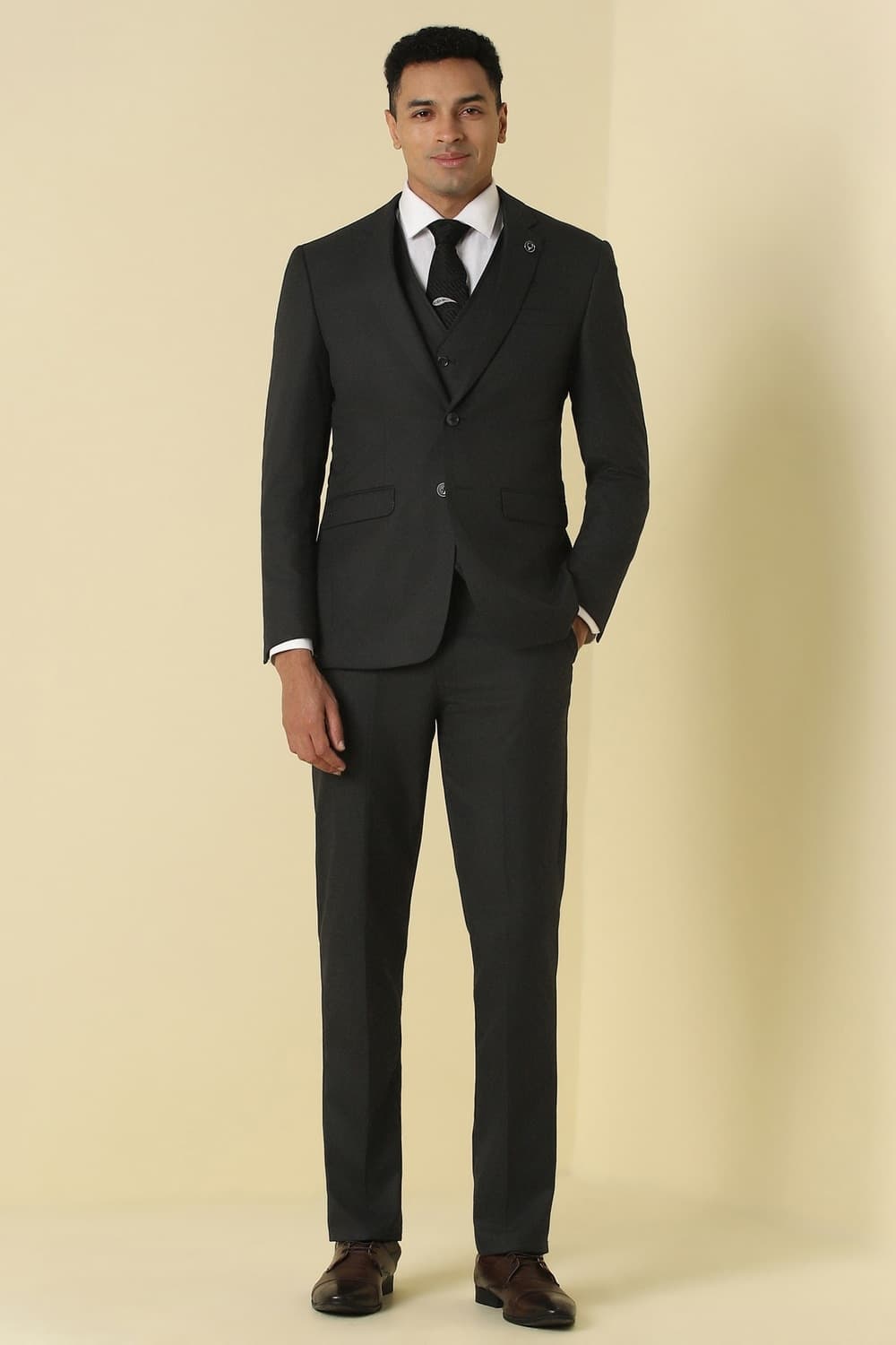 Men Black Textured Formal Three Piece Suit