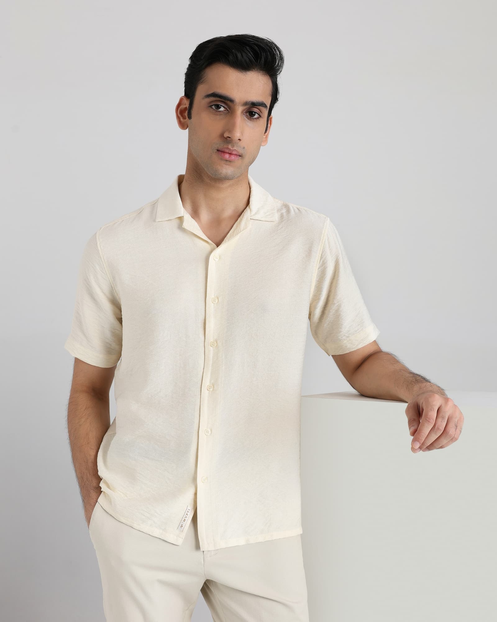 Off White Textured Plain Slim Fit Casual Shirt