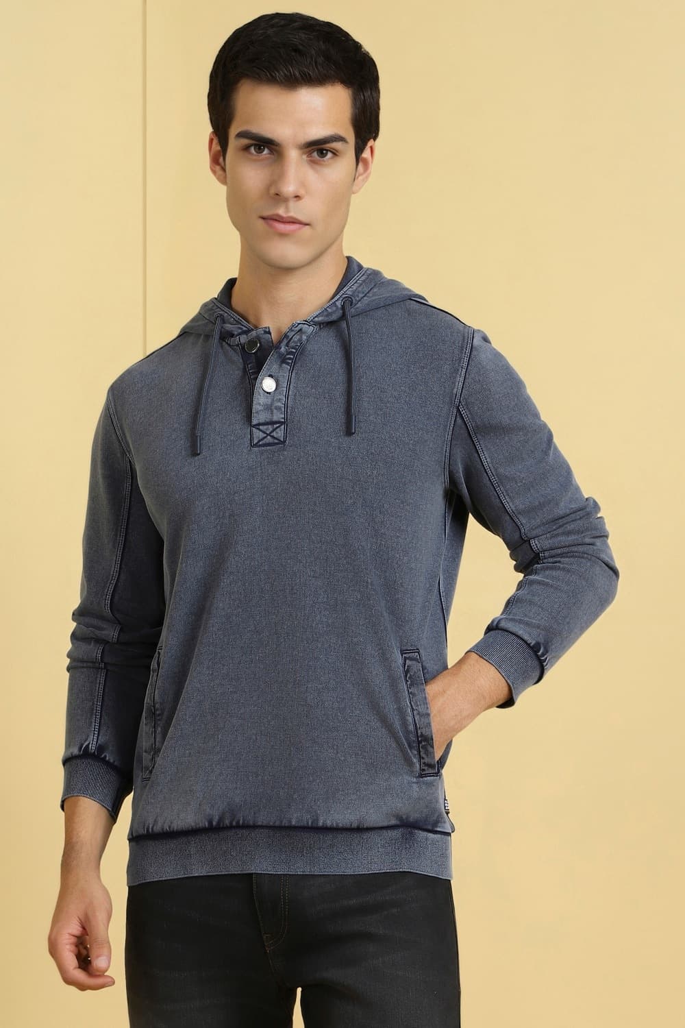 Men Grey Hooded Neck Full Sleeves Casual Sweatshirt Men Grey Hooded Neck Full Sleeves Casual Sweatshirt