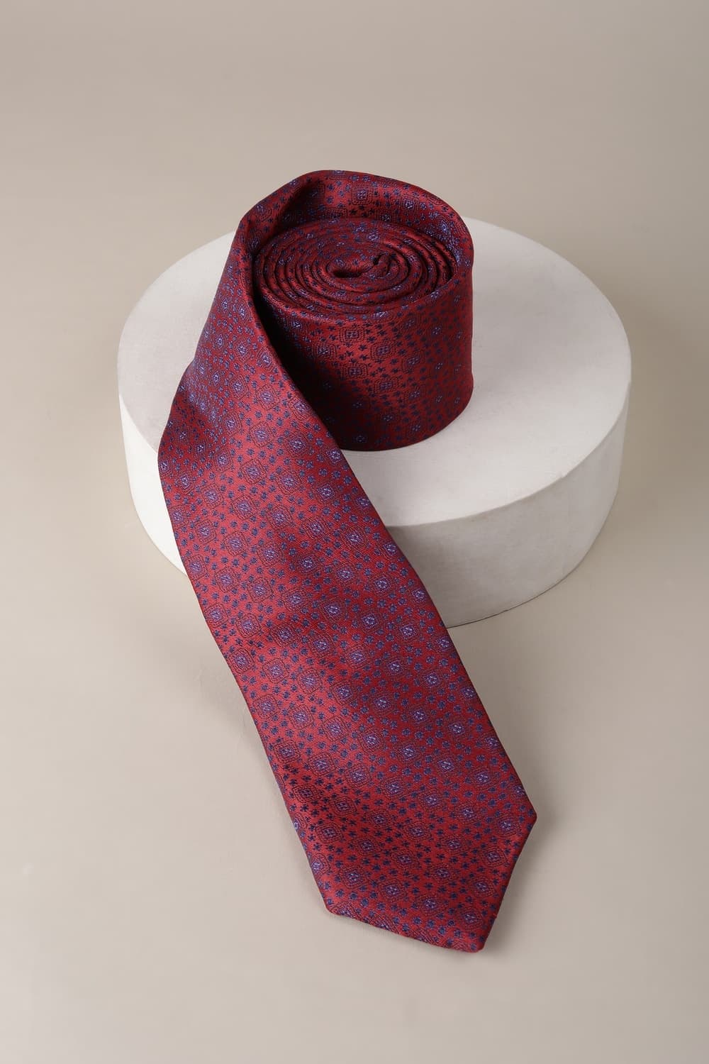 Men Maroon Embroidered Formal Tie Men Maroon Embroidered Formal Tie